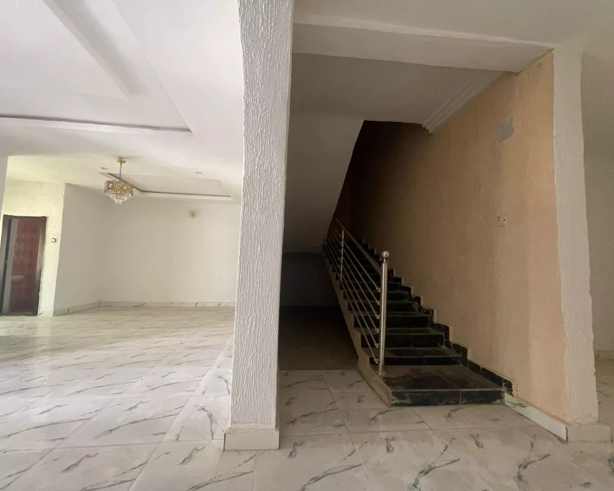 6 Bedroom Duplex For Sale in Owerri Imo State by MC CAPITAL Properties