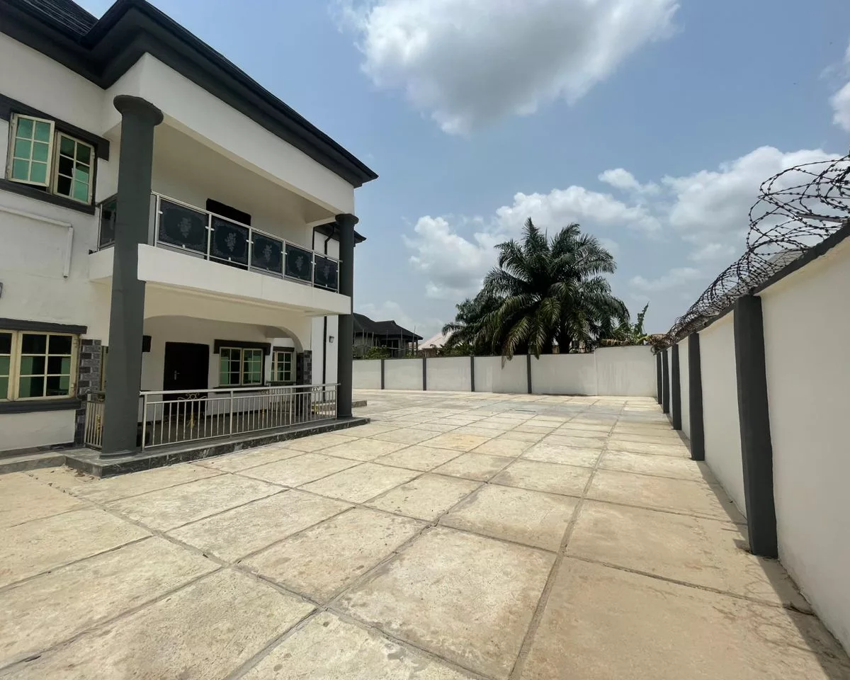 6 Bedroom Duplex For Sale in Owerri Imo State by MC CAPITAL Properties